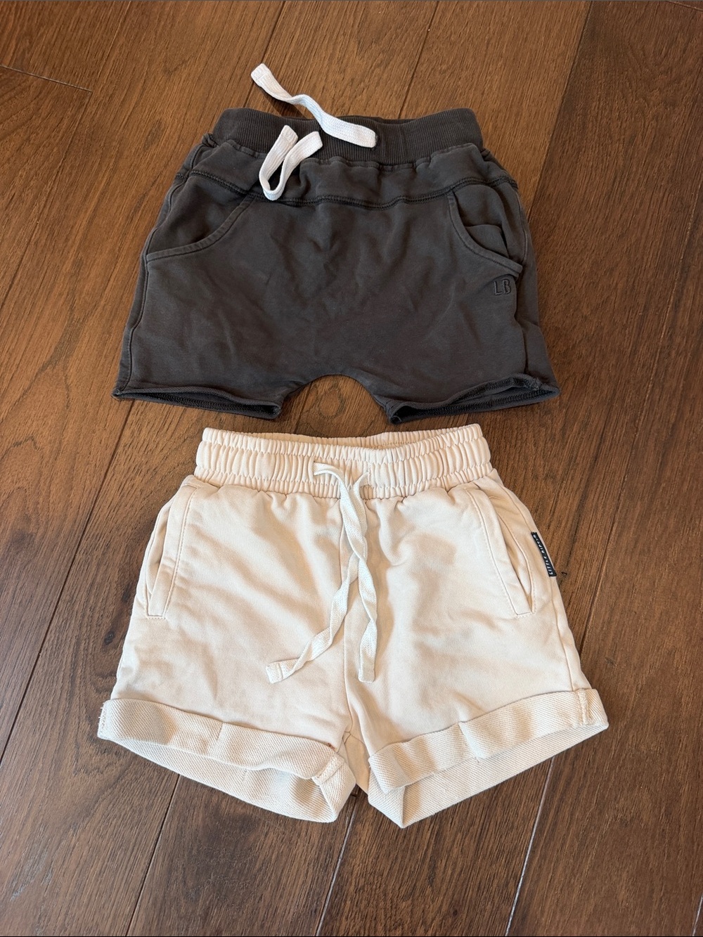 Little Bipsy Cotton Drawstring Shorts in Tan and Gray Size 3-4T - C39-239